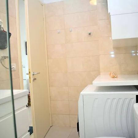 Adagio Apartment, Lura 3 - 092 Apartamento Plazhi San Pietro