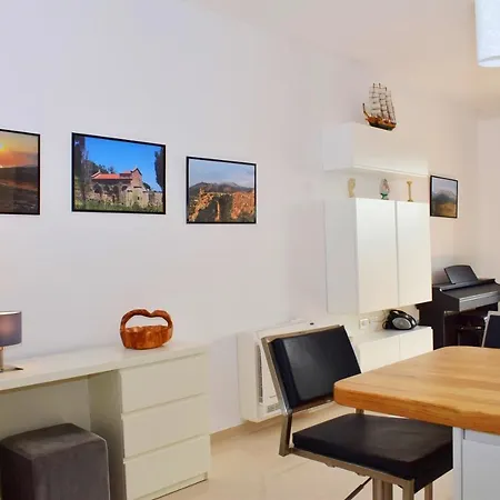 Adagio Apartment, Lura 3 - 092 Apartment Plazhi San Pietro